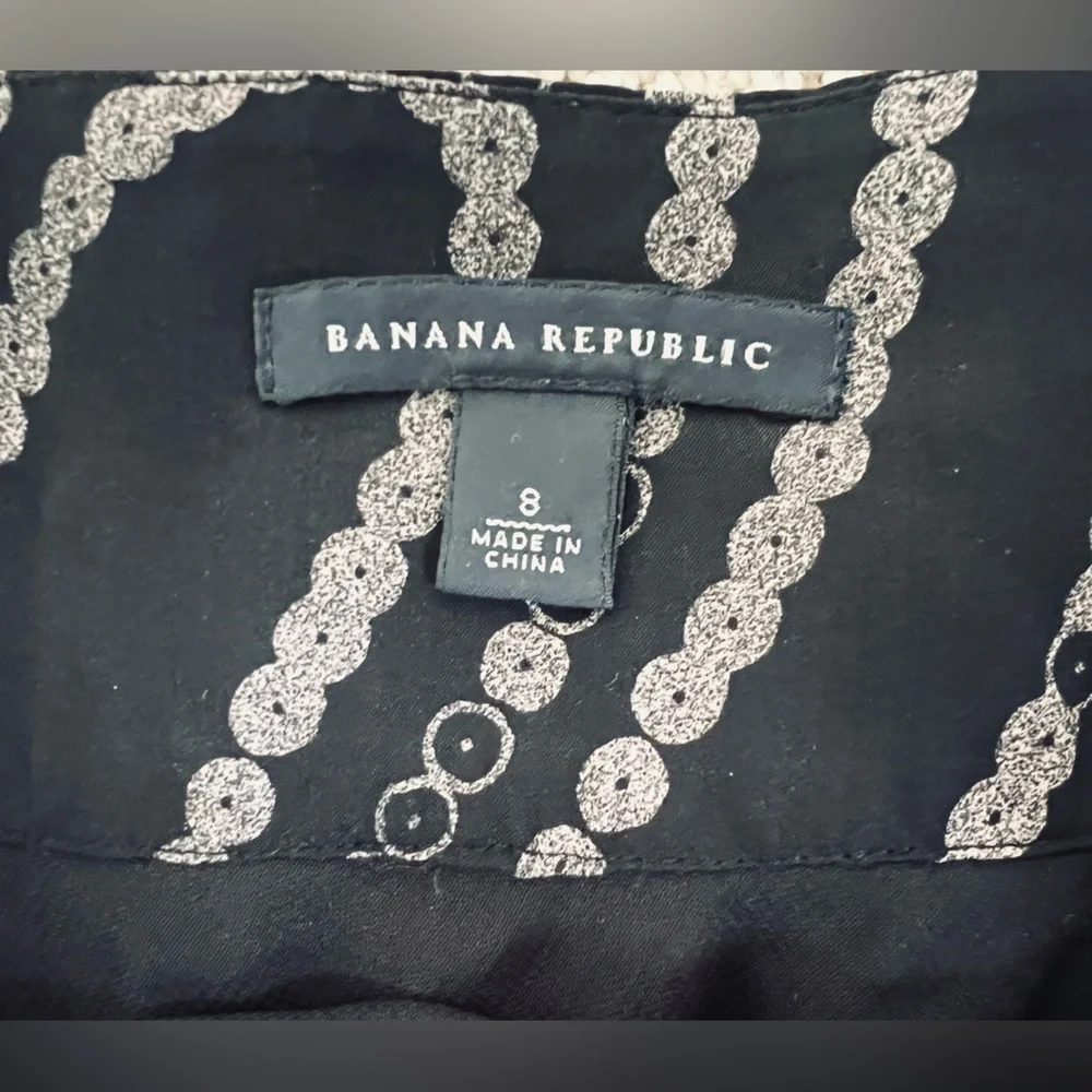 Banana Republic Black Ivory Chain Bead Print Pleated Mini 100% Silk Skirt Size 8